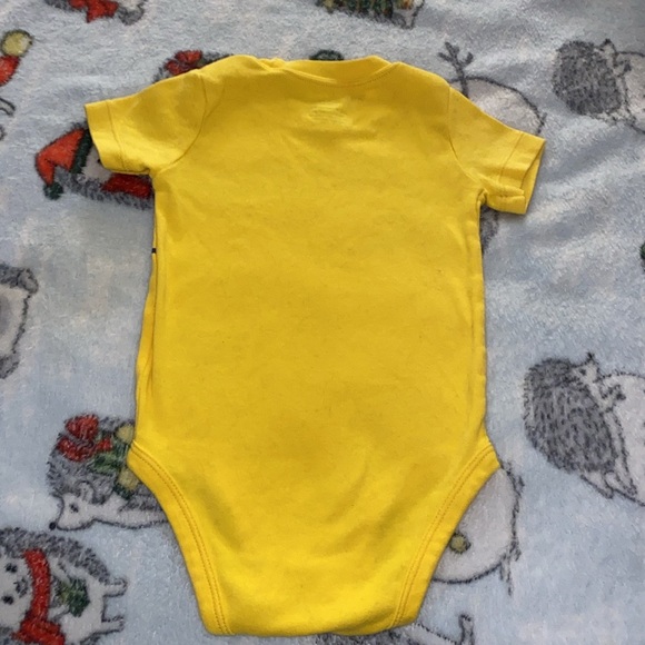 ❣️Carter’s❣️Assortment of Boy’s 18 months Shorts and Onesies - Picture 11 of 11